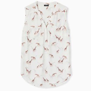 Torrid harper sleeveless top size 2 giraffe print